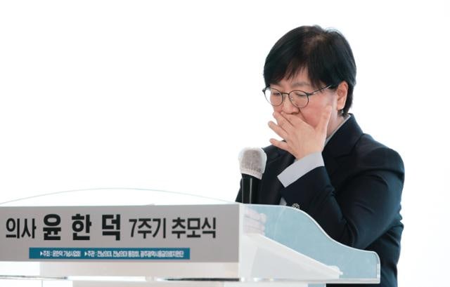 ‘의사 영웅’ 윤한덕은 ‘15년 인연’ 정은경에게 어떤 숙제를 남겼나