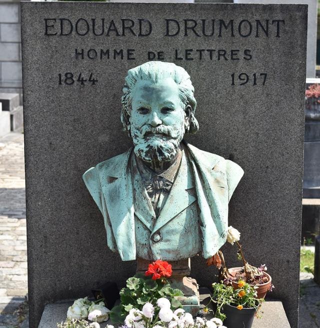 반지성주의자의 대명사처럼 불리게 된 프랑스 언론인