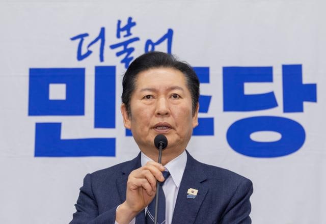 민주당, 중수청·공소처 설치 정부 발의안 모두 뜯어 고친다