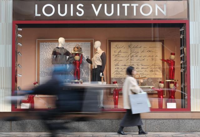 '명품' 개인정보 보호 수준? 루이비통·디올·티파니, 과징금 360억