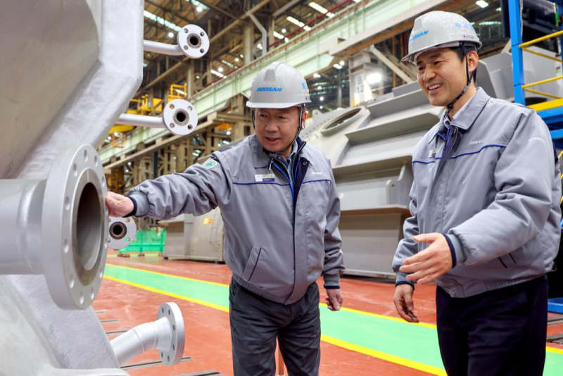 박정원 연초 잇단 현장경영… "AI 대전환기, 에너지 사업 큰 기회의 장 열려"