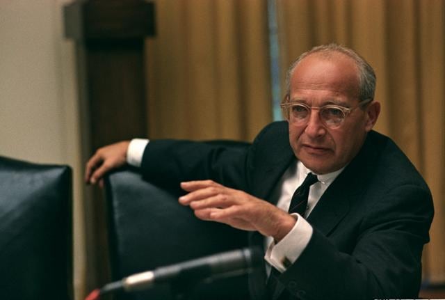 단계적 발전이론이 지배하던 전후 세계와 한국