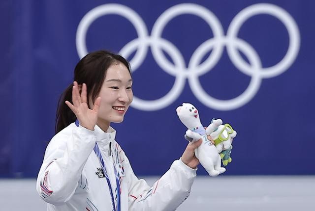 금빛으로 완성한 '전설 서사'... 최민정, 한국 역대 올림픽 최다 메달 주인공 우뚝