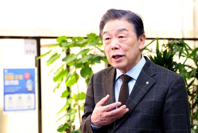 김형석 독립 기념관장 결국 해임…이 대통령, 해임 제청안 재가