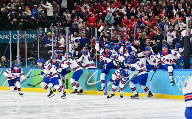 미국 아이스하키, 46년만에 금메달 획득