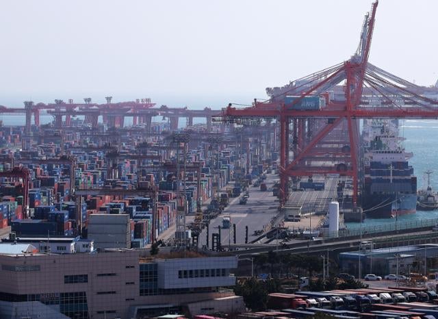 재협상? 정부 대미투자 예정대로... "협상력 발휘해야" 지적도