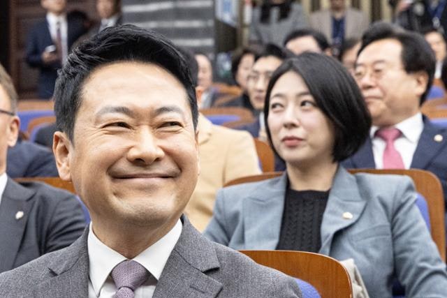 '노선 변화' 논쟁 없이 '당명 개정' 변죽만 울린 국민의힘 의총