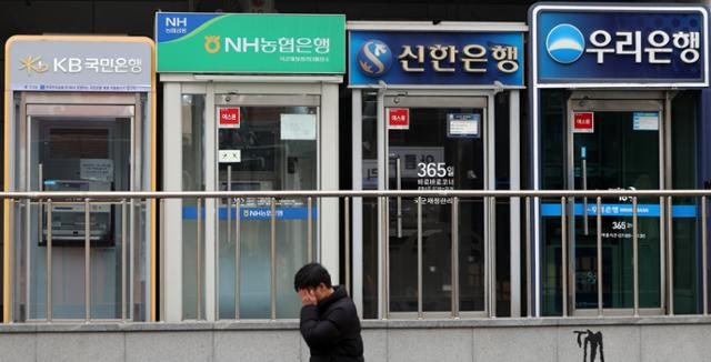 대출 규제 여파 현실화…주담대 평균 6%↓, 30대 3000만 원 감소