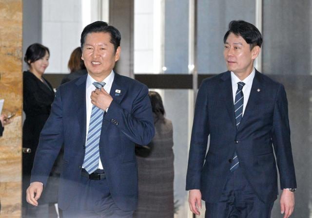 민주당, '법 왜곡죄' 결국 수정··· "위헌 소지 최소화해 처리하겠다"