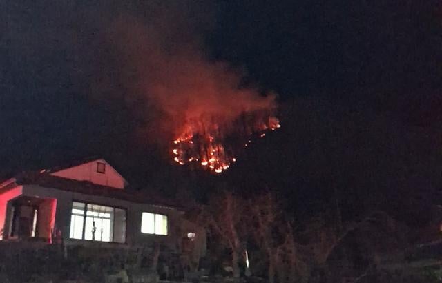 도입 40년 된 공군 F-16C 전투기, 영주서 야간비행 중 추락… 조종사 비상탈출