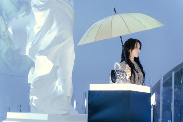 '레이디 두아' 신혜선 "진짜 같은 가짜의 삶, 허상 짚고 싶었다"