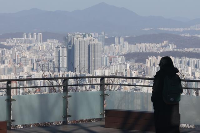 "대통령  압박 통했다"...서울 강남·서초·용산구 집값 2년 만에 하락
