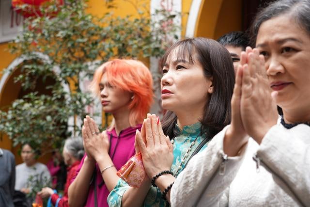 "명절 귀성용 애인 대행 찾아요" 베트남 MZ도 결혼·출산 거부... '황금인구' 종말까지 10년