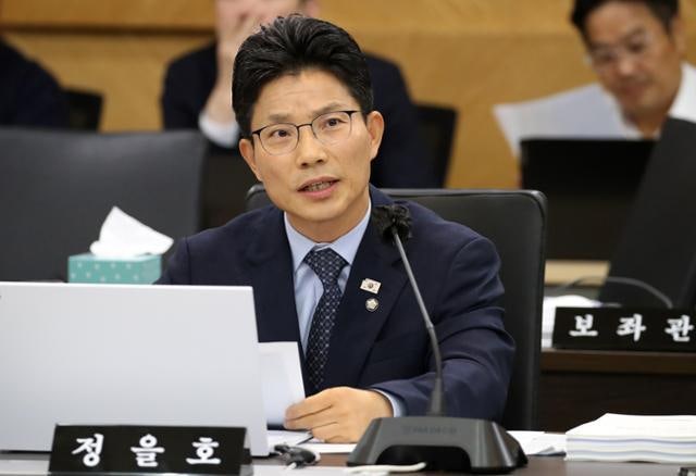 與 정을호, 내일 국회의원 배지 떼고 청와대 정무비서관行