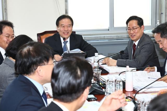 한 달 만에 대미투자 특위 재가동··· '500조 투자' 전략투자공사 설립 공감대