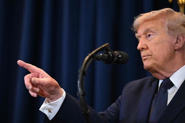 트럼프, '단독' 미끼로 전쟁 보도 주도...통화 35건, 회견은 3번뿐