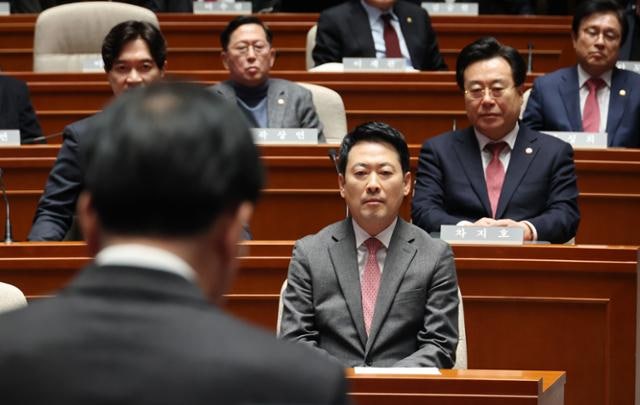 461일 만에 '윤 어게인 반대'… 국힘, 지선 앞두고 '절윤' 진정성 시험대