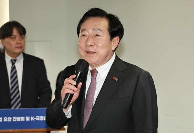 김기문 중기중앙회장 3연임 가능성에 거센 반발... 정부도 반대