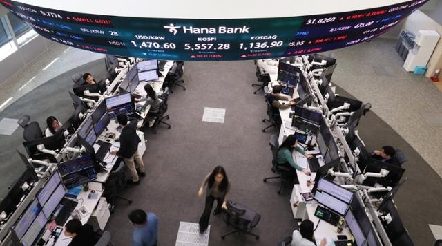 은행 가계대출 3개월째 감소…불장에 펀드로 두 달 새 100조 이동