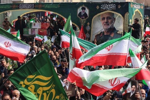 이란 "'눈에는 눈'…중동 내 미 금융기관도 표적"