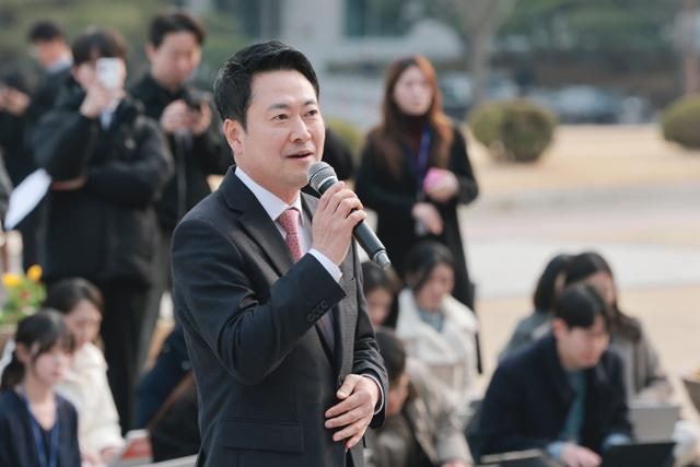 장동혁 "尹 정부의 성급한 의료 개혁에 반성"…전임 정부 실책 사과하며 중도 확장