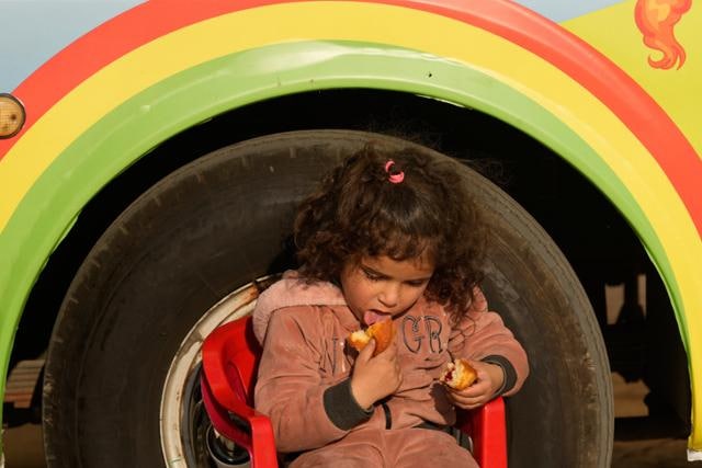 초등학생 폭사, 마을 지키던 시장 사망... 전쟁은 게임이 아니다