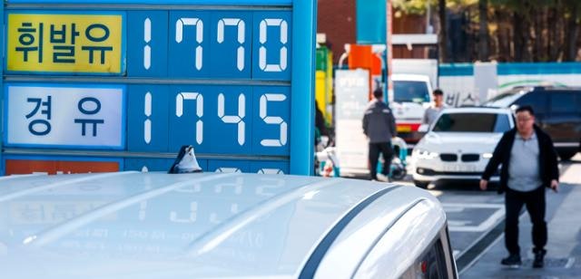 경유값 주유소 147원 올릴 때 정유사는 264원 인상