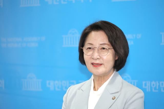 추미애, 법사위원장 사퇴…불붙는 '포스트 이재명' 경쟁