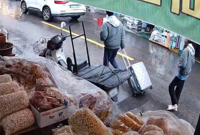 "매 맞는 딸 지키려고"… '캐리어 시신' 장모, 함께 살며 사위 폭력 버텼다