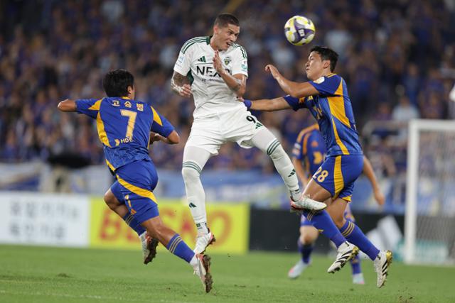 100번째 '현대가 더비' '슈퍼매치' 장외전... 라이벌 경쟁으로 뜨거워진 K리그