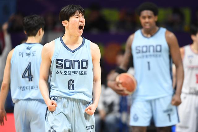 이정현이 끝냈다... 소노, 창단 첫 ‘봄 농구’