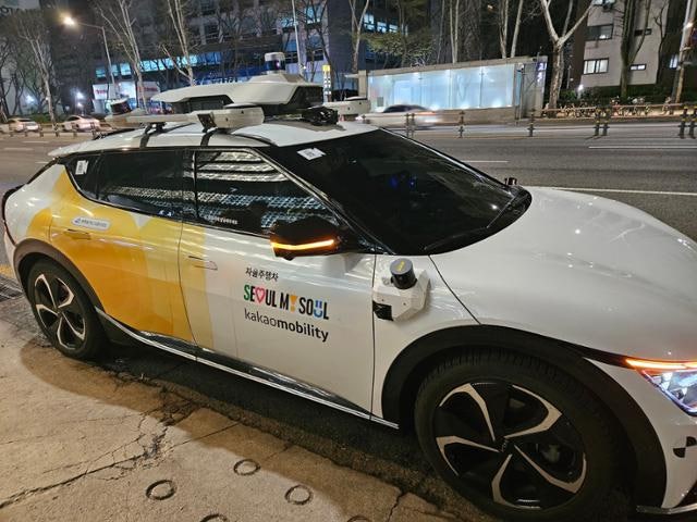 강남서 자율주행택시 타보니... ‘사람이 운전하듯’ 우회전 앞두고 멈칫