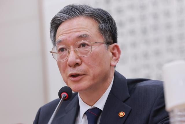 [사설] 정성호 법무, 법사위 고성만큼 검찰청 아우성도 경청해야