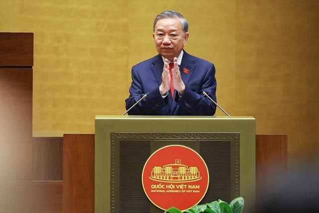 베  트남 또 럼 서기장, 국가주석 선출... 서열 1·2위 독식 '막강 권력'