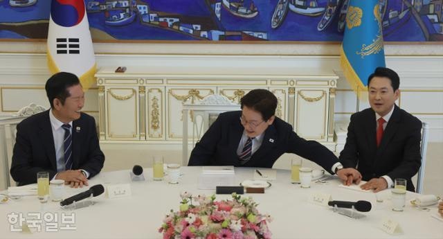 7개월 만에야 열린 여야정 민생 회담... 이견 있었지만 소통 물꼬 텄다