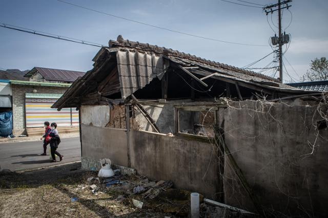 '위기 지역' 유권자들이 6월 선거에서 해야 할 일 [한국의 창(窓)]