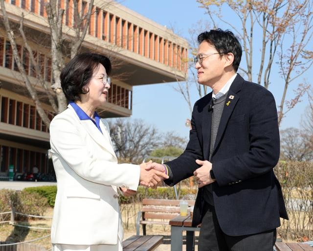 추미애 찾은 박주민, 김어준 유튜브 나간 정원오... 與 서울시장 경선 '변수' 된 강성 당원