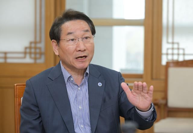 [인터뷰] 유정복 "인천 이익만 대변할 것... 천막당사 갈 용기로 당 혁신해야"
