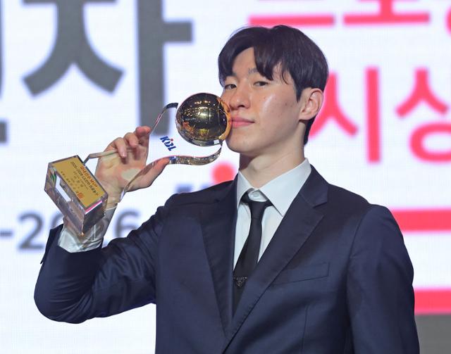 이정현 MVP·켐바오 신인왕... '고양의 봄' 소노, KBL 새 역사 썼다