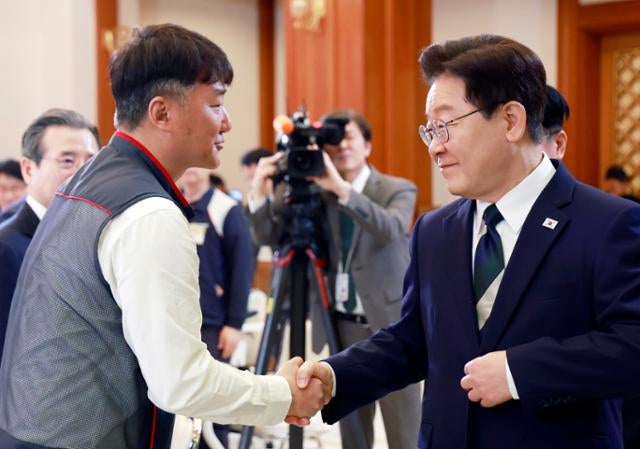 이 대통령 "소상공인에도 최소한 단결권 보장해야"… 제도 손질 나서나 관련 대표 이미지