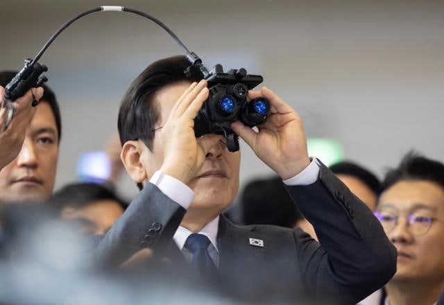 [지평선] 방산 전시회 돈벌이