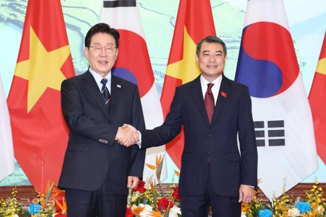 이 대통령 "베트남 '홍강의 기적' 함께 만들자"... 현지 원전사업 참여 가능성 높여