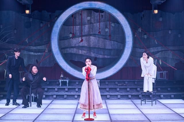 '좋은 여자'에서 벗어난 순간… 무대의 중심에 선 여성들