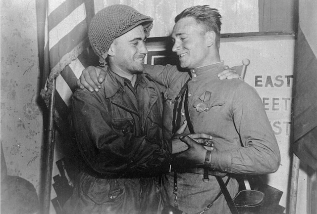 [기억할 오늘] 시대와 정세에 휘둘려온 '엘베'의 정신