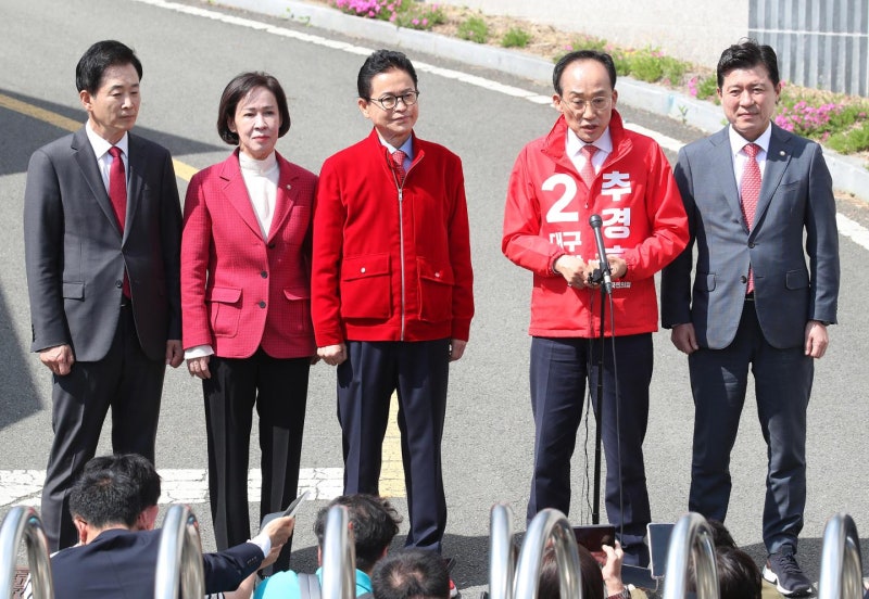 추경호·이철우, 박근혜 전 대통령 예방... "보수 결집 시동"