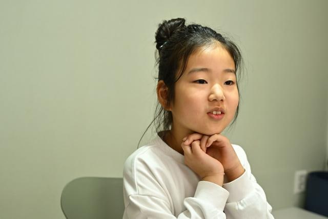 "다이소 물건 이름도 읽어요"… 8살에 처음 한글 뗀 다문화 아이들
