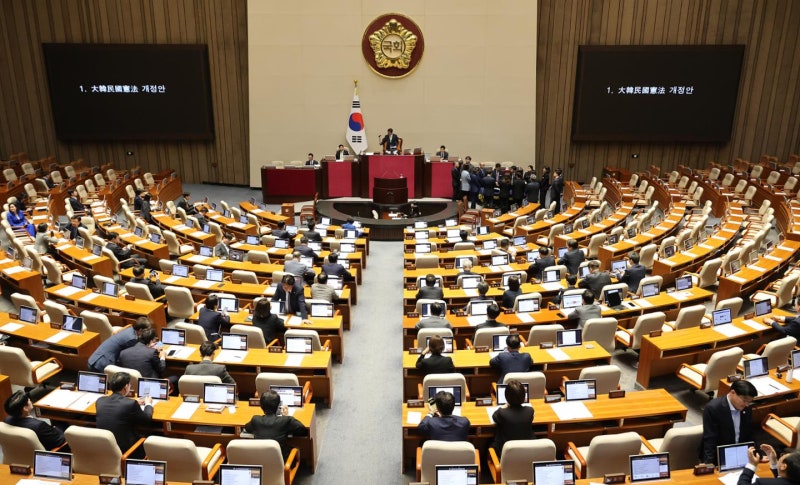 "13표가 부족했다"... 국회 개헌안 투표, 국힘 불참에 '투표 불성립'