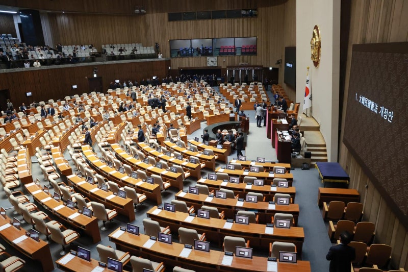 [사설] 무산된 개헌, 극한의 정치 대립 결과다