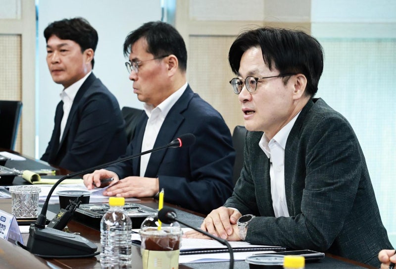 '한전·한수원 티격태격' 원전 수출에 정부 역할 강화… 대외 협상 당분간 한전이