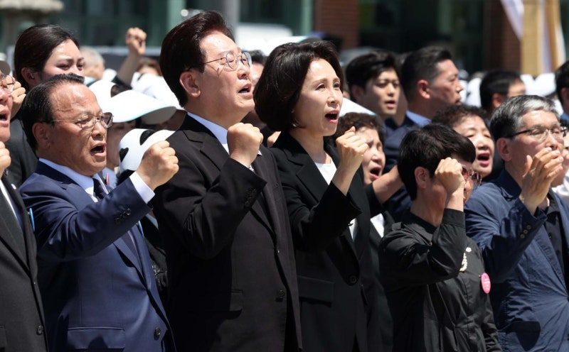 "46년 만에 광장이 돌아왔다"... 5·18 민주광장 울린 '임을 위한 행진곡'